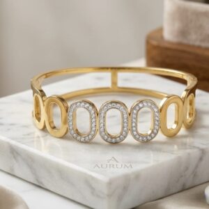 Regal Oval Luxe Gold Bracelet